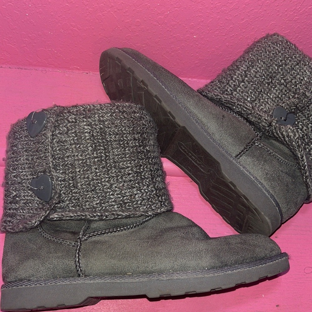 grey boots